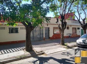 Casa de 3 ambientes, Avellaneda · Casa 3 Ambientes con Garage y Fondo Libre!