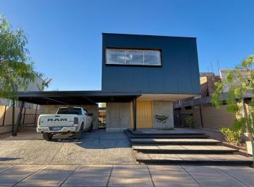 Casa · 380m² · 6 Ambientes · 3 Cocheras · Casa - Chacras de Coria