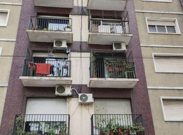 Departamento de 2 ambientes, Monserrat · A m de Uade, Av 9 de Julio, Metrobus y Subte