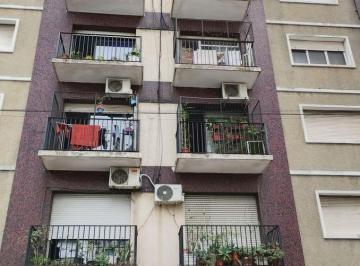 Departamento · 52m² · 2 Ambientes · A m de Uade, Av 9 de Julio, Metrobus y Subte