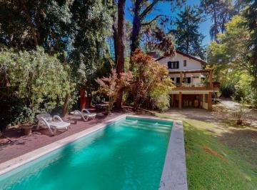 Casa · 293m² · 6 Ambientes · 1 Cochera · Casa de 4 Dorm. con Dependencias y Piscina en Venta en Cariló