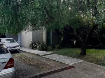 Casa · 251m² · 7 Ambientes · 4 Cocheras · Casa en Venta en Los Tacos Escobar, G. B. a. Zona Norte