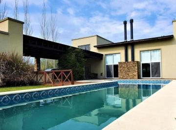 Casa · 441m² · 8 Ambientes · Venta Casa 8 Ambientes de 601 m² con Pileta, Quincho en Campos de Roca 1 Coronel Brandsen