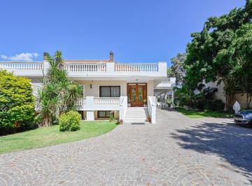 Casa · 717m² · 6 Ambientes · 10 Cocheras · Impecable Residencia de Excelente Categoría en Venta en Florida