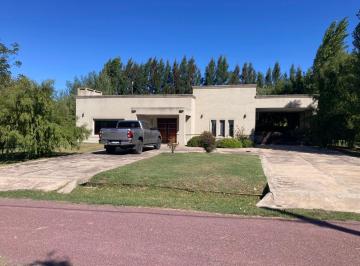 Casa · 270m² · 5 Ambientes · 4 Cocheras · Casa Fincas de San Vicente