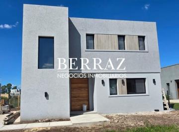 Casa · 170m² · 5 Ambientes · 2 Cocheras · Casa Venta 3 Dorm. Barrio Santa Elisa Lote de 521 m² Pilar del Este