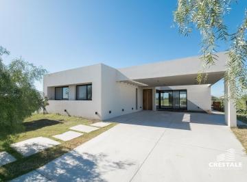 Casa · 194m² · 5 Ambientes · 2 Cocheras · Venta - Casa 3 Dorm. en Barrio Privado - Vida Club de Campo, Funes