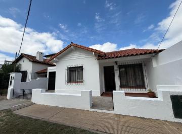 Casa · 100m² · 4 Ambientes · 1 Cochera · Alquiler Comercial Casa 4 Ambientes Refaccionada en Ituzaingó Norte