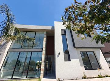 Casa · 181m² · 5 Ambientes · 2 Cocheras · Casa en Venta en Pilar del Este Santa Elena