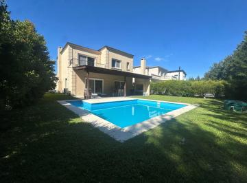Casa · 210m² · 6 Ambientes · 1 Cochera · Casa en Venta en Castaños, Nordelta, Tigre