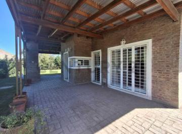 Casa · 105m² · 3 Ambientes · 2 Cocheras · Casa en Venta Ibarlucea