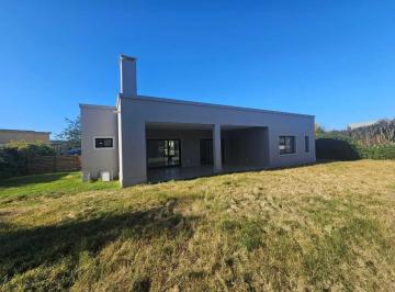Casa · 190m² · 5 Ambientes · 1 Cochera · Casa Chalet en Venta en El Cantón Islas, El Cantón, Escobar