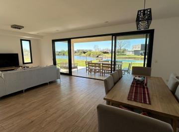 Casa · 272m² · 6 Ambientes · Casa en Venta en El Cantón Norte, El Cantón, Escobar