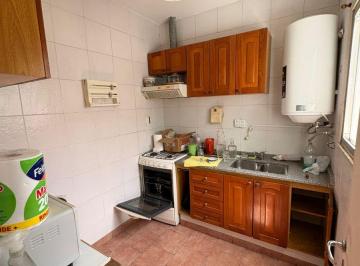 Departamento de 2 ambientes, Vicente López · Departamento de Dos Ambientes por Escalera en Vicente López 1er Piso