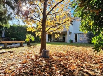 Casa · 185m² · 4 Ambientes · Casa Chalet en Venta en Isla del Sol, Rincón de Milberg, Tigre