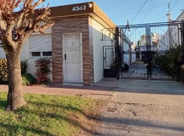 PH · 72m² · 4 Ambientes · 1 Cochera · PH en Venta - 3 Dorm. 1 Baño - Mar del Plata
