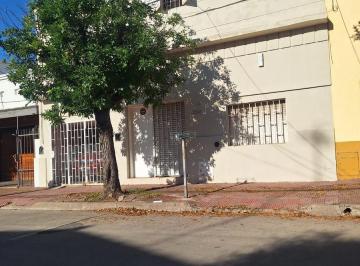 Casa · 232m² · 11 Ambientes · 1 Cochera · Casa en Crisol Sur