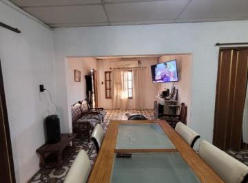 Casa de 4 ambientes, Ciudad de Santa Fe · Casa en Cabaña Leiva, Amplia, Excelente Estado, Para Entrar a Vivir