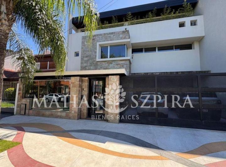Casa · 350m² · 5 Ambientes · 5 Cocheras