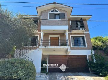 Casa · 250m² · 7 Ambientes · 2 Cocheras · Casa en Venta en con Vista en Carlos Paz