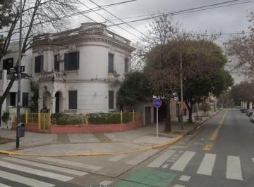 Casa · 150m² · 5 Ambientes · 1 Cochera · Construcción de Edificio 5 Pisos 2 Retiros