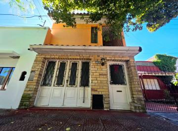 Casa · 119m² · 3 Ambientes · 1 Cochera · Venta Casa en PH Al Frente Totalmente Independiente con Garaje Centro Miramar