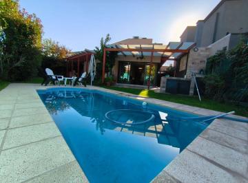 Casa de 5 ambientes, Las Cañas · Magnífica Casa en Venta - B° Privado La Barraca - 3 Hab. Piscina, Cava - Las Cañas, Mendoza