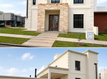 Casa 256m² Venta Manantiales · Casa de Estilo Clasico Unica en Manantiales