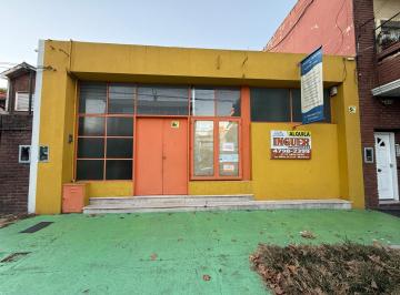 Local comercial · 250m² · 6 Ambientes · Edificio con Varias Dependencias en Alquiler