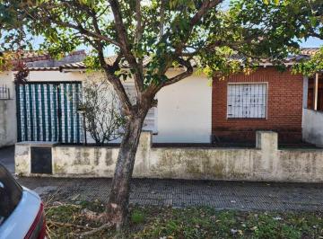 VRP-VRP-252_2 · Casa 4 Ambientes. | Camilli Al 2800