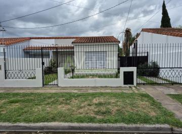 Casa de 3 ambientes, Hurlingham · Chalet 3 Ambientes con Jardin y Cochera, Apto Credito Hipotecario, Villa Tesei, Hurlingham