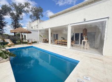 Casa · 170m² · 4 Ambientes · 4 Cocheras · Casa en Venta 3 Dorm Barrio San Ramon Pilar del Este