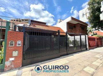 Casa · 140m² · 3 Ambientes · Alquiler Casa 3 Ambientes C/cochera Amoblada