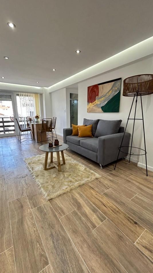 2 ambientes con dependencia al frente con 2 balcones