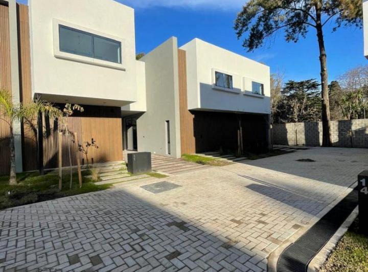Casa · 85m² · 3 Ambientes · 1 Cochera