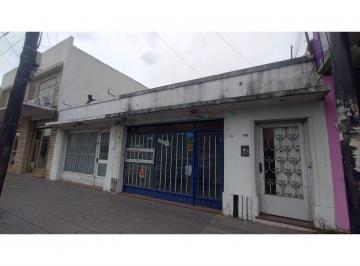 Casa · 182m² · 4 Ambientes · Importante Inmueble en Bloque en Moron Sur