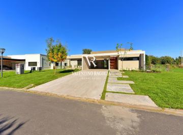 Casa · 219m² · 5 Ambientes · Casa en Venta 5 Ambientes Terravista