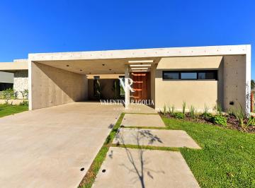 Casa · 219m² · 5 Ambientes · 2 Cocheras · Casa en Venta 5 Ambientes Terravista