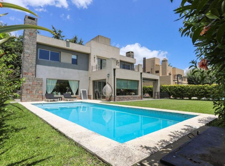 Casa en Esteban Echeverría