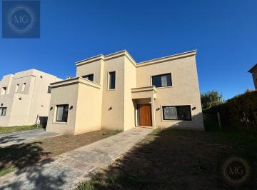 Casa · 180m² · 5 Ambientes · 2 Cocheras · Casa en Venta en El Canton Norte - Escobar
