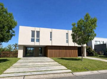 Casa · 215m² · 5 Ambientes · 2 Cocheras · Casa en Venta en Muelles, Puertos, Escobar