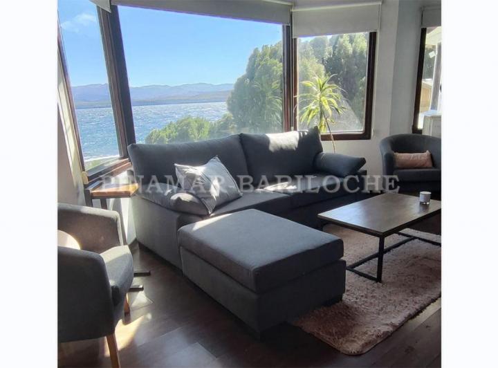 Casa · 270m² · 6 Ambientes · 1 Cochera