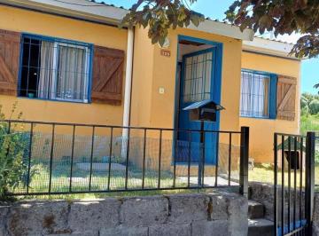 Casa · 126m² · 5 Ambientes · 2 Cocheras · Casa en Venta 400 Viviendas