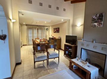 Casa de 7 ambientes, Guaymallén · Venta Casa en Alto Dorrego
