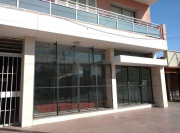 Edificio de 6 ambientes, Maipú · Local y 2 Departamentos Centro Maipu