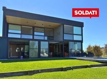 Casa · 255m² · 7 Ambientes · Casa Al Río Semiamoblada en Alquiler con Amarra y Elevador de Lancha – El Naudir, Escobar