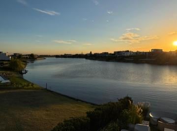 Terreno · 1012m² · Lote en Venta Al Agua en Barrio Virazón