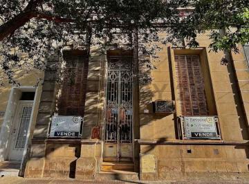 Oficina comercial · 254m² · 10 Ambientes · Casa en Venta a Reciclar en Rafaela, Barrio Alberdi
