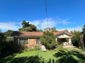 Casa · 125m² · 4 Ambientes · 3 Cocheras · Casa en Venta en Villa General Belgrano Sobre Calle Manantiales