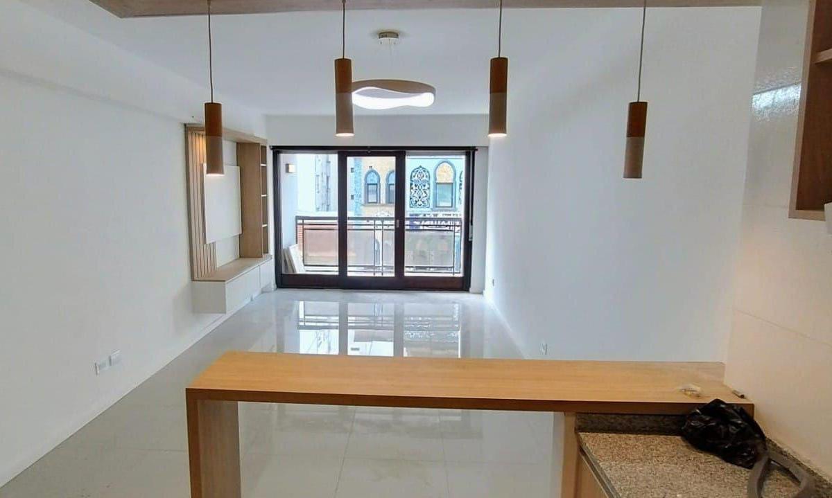 Depto 3 amb, 66m² con balcón saliente — Centro